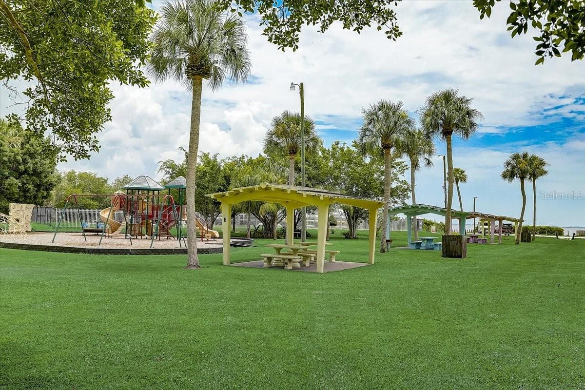 6916 E Bayou Lane, Bradenton, FL 34207- Sleep 4, 2 Bedroom, 2 Bath - (6 houses to the bay) WATER FRONT