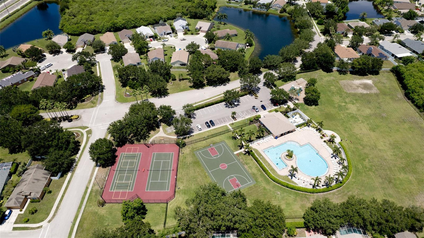 Pool House - 4836 Turtle Bay Terrace Bradenton, FL 34203 - Sleep 10, 5 Bedroom, 2 Bath