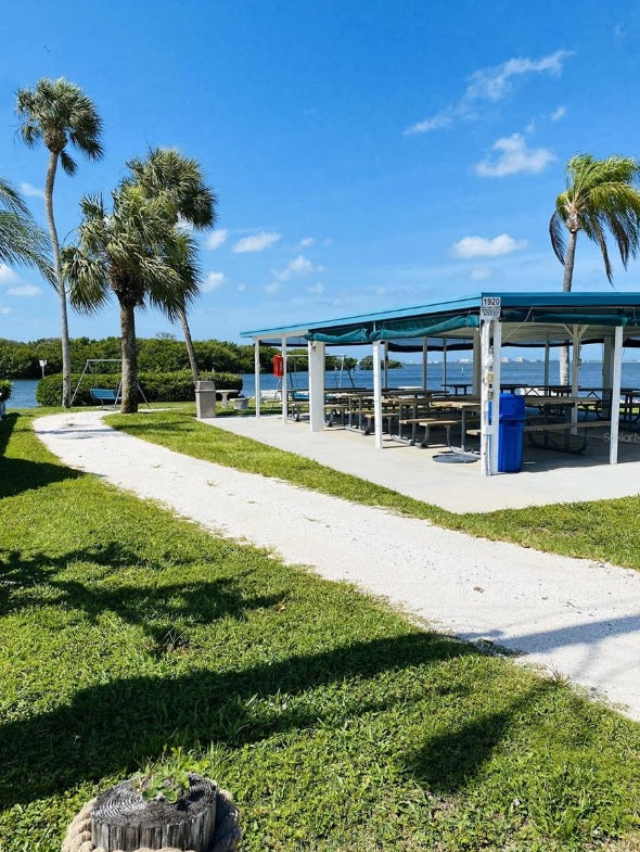 6916 E Bayou Lane, Bradenton, FL 34207- Sleep 4, 2 Bedroom, 2 Bath - (6 houses to the bay) WATER FRONT