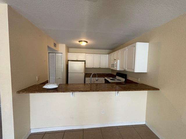 Sandhill Condo - 25050 Sandhill Blvd Unit 1A3 Punta Gorda, FL 33983 - Sleep 6, 3 Bedroom, 2 Bath