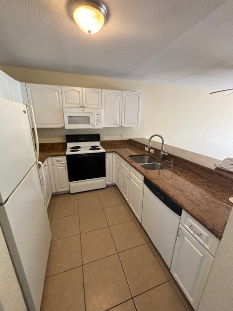 Sandhill Condo - 25050 Sandhill Blvd Unit 1A3 Punta Gorda, FL 33983 - Sleep 6, 3 Bedroom, 2 Bath