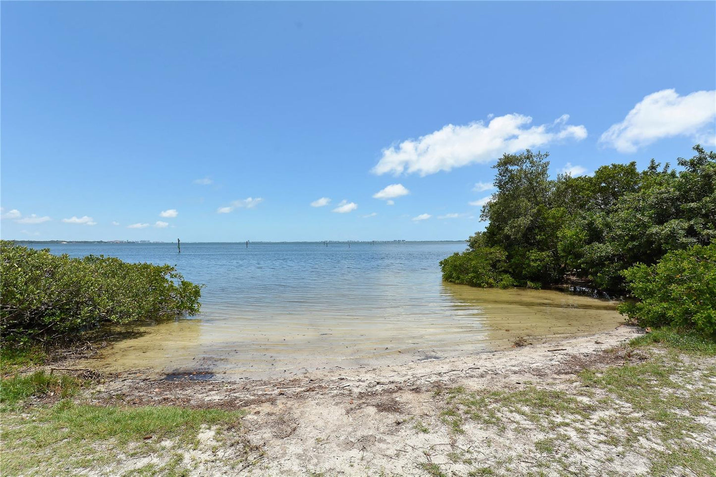 Kayak House - 6615 Renssalaer Drive Bradenton, FL 34207 - Sleep 6, 3 Bedroom, 2 Bath - Rented until May 2024