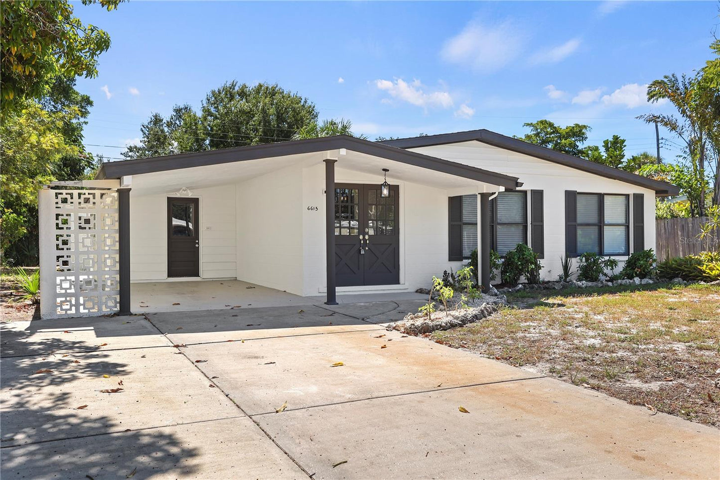 Kayak House - 6615 Renssalaer Drive Bradenton, FL 34207 - Sleep 6, 3 Bedroom, 2 Bath - Rented until May 2024