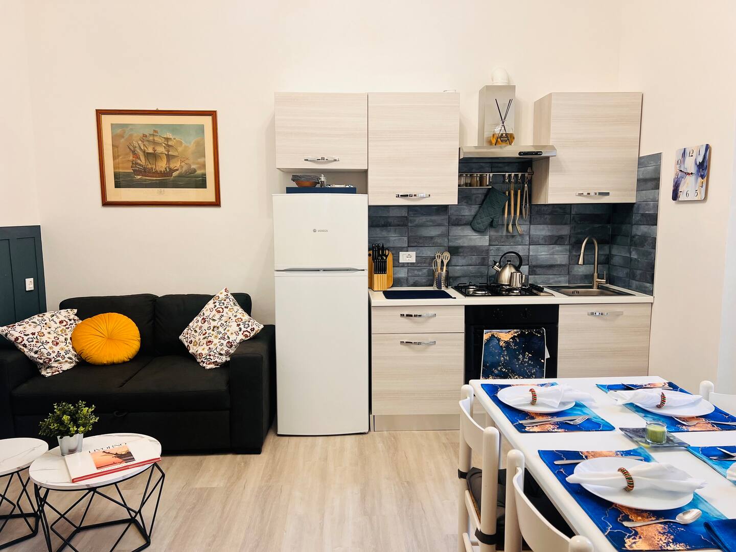 Modern Italian Apartment - Livorno, IT - Sleeps 6, 2 Bedroom, 1 Bath