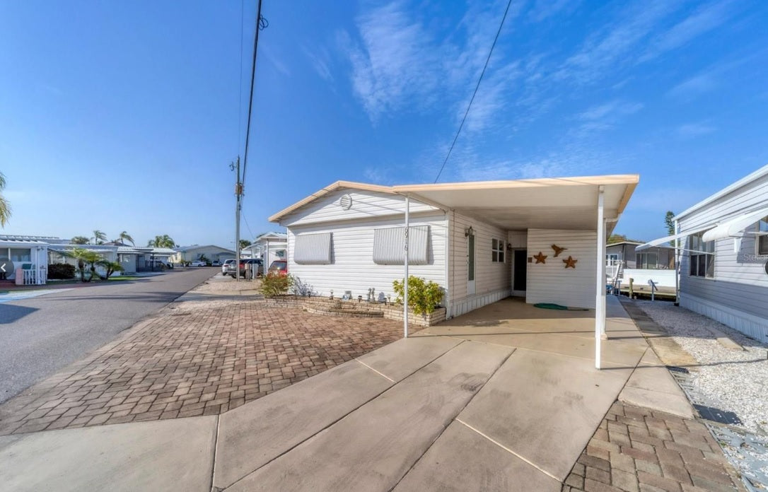 6916 E Bayou Lane, Bradenton, FL 34207- Sleep 4, 2 Bedroom, 2 Bath - (6 houses to the bay) WATER FRONT
