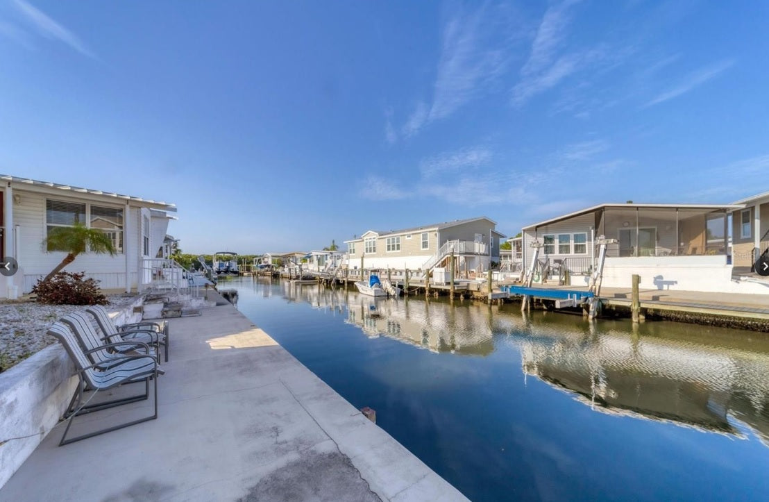 6916 E Bayou Lane, Bradenton, FL 34207- Sleep 4, 2 Bedroom, 2 Bath - (6 houses to the bay) WATER FRONT