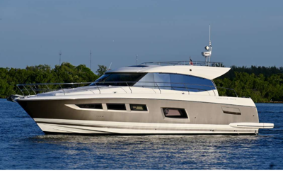 Prestige 55 Luxury Yacht photo 2