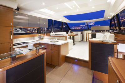 Prestige 55 Luxury Yacht photo 3